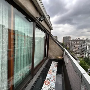 Un Duplex Chic Pour Une Experience Unique A Cote De La Basilique Apartamento Bruselas